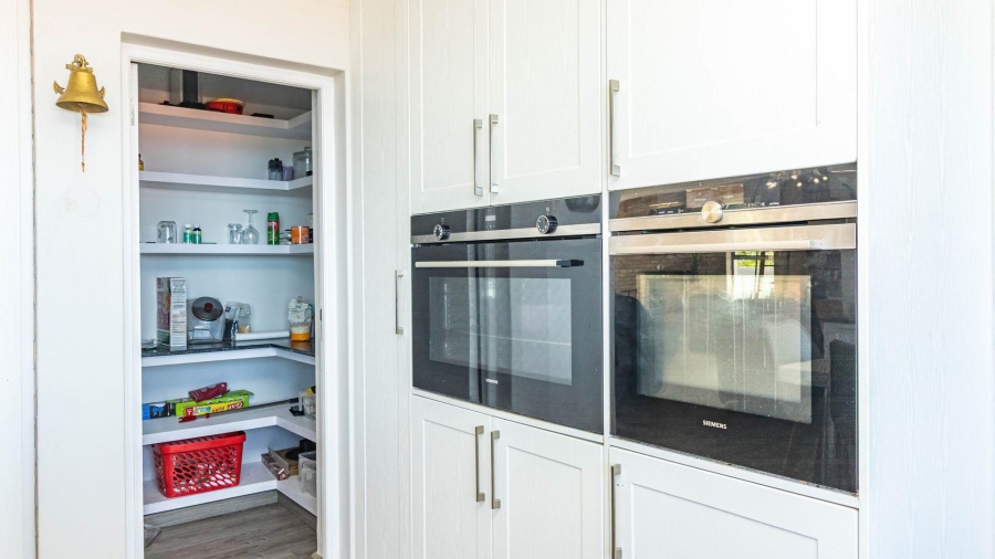 4 Bedroom Property for Sale in Berghof Western Cape